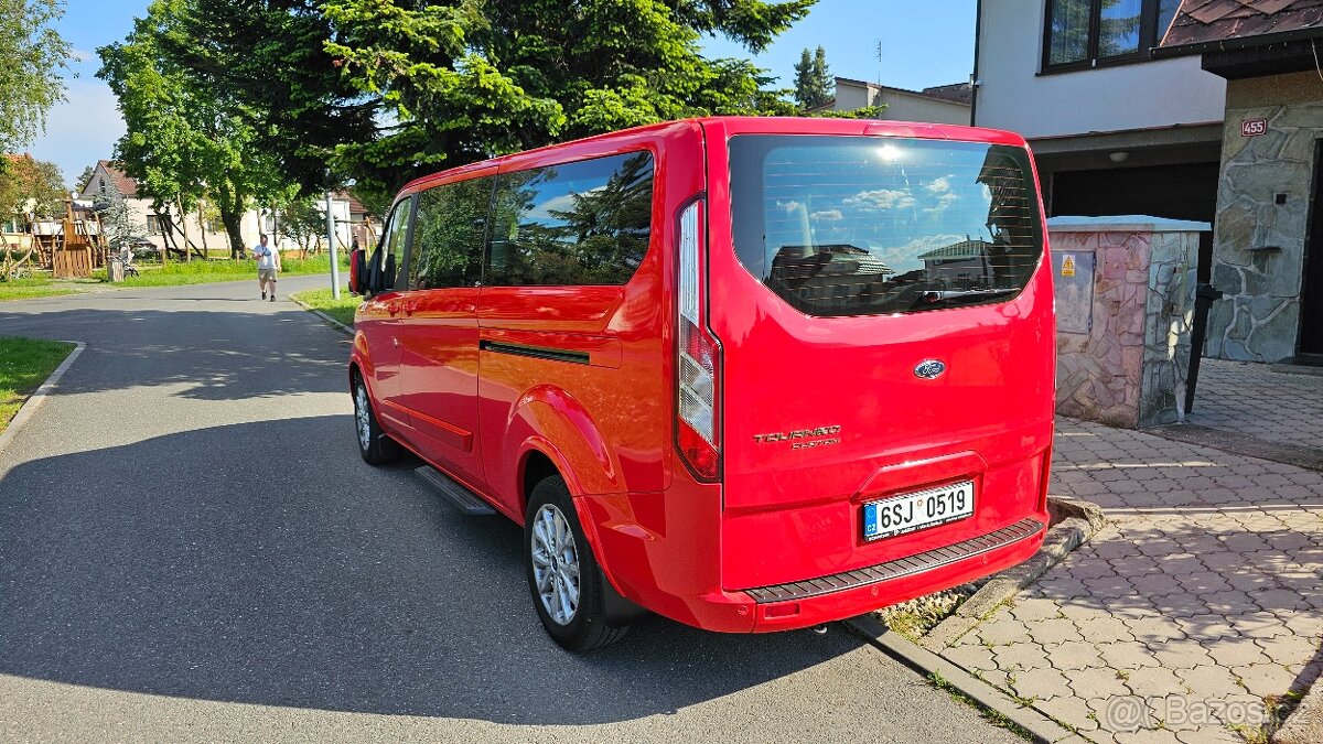 Pronájem dodávky Ford Turneo Custom 8+1 - 5
