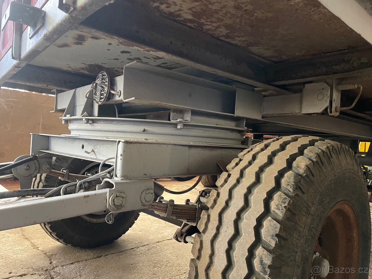 Traktorový sklápěcí přívěs 9t - 5