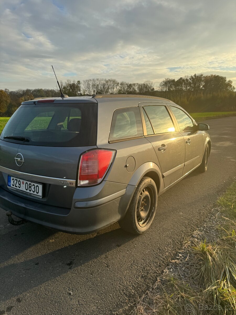 Opel Astra H 1,9cdti 110kw nepojízdné - 5