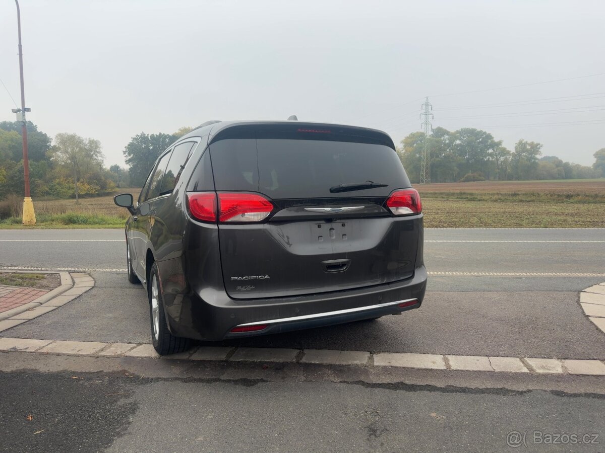 Chrysler Pacifica 3,6 Pentastar 8 míst 2017 DPH - 5
