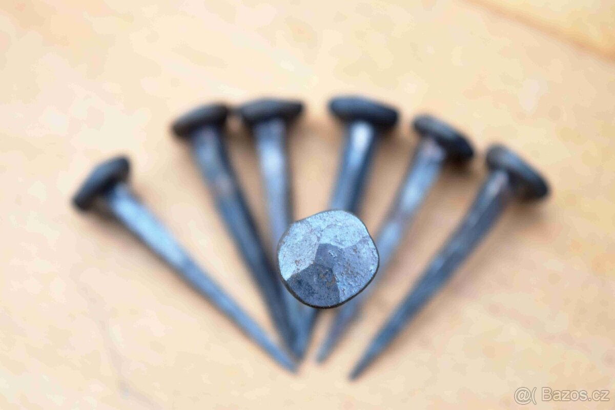 Kované hřebíky, skoby, kramle, excentrické hřebíky atd. - 5