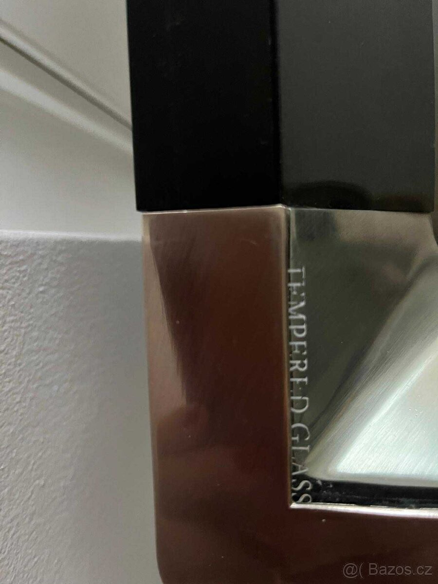 Skleněný stůl s ocelovou konstrukcí - 5