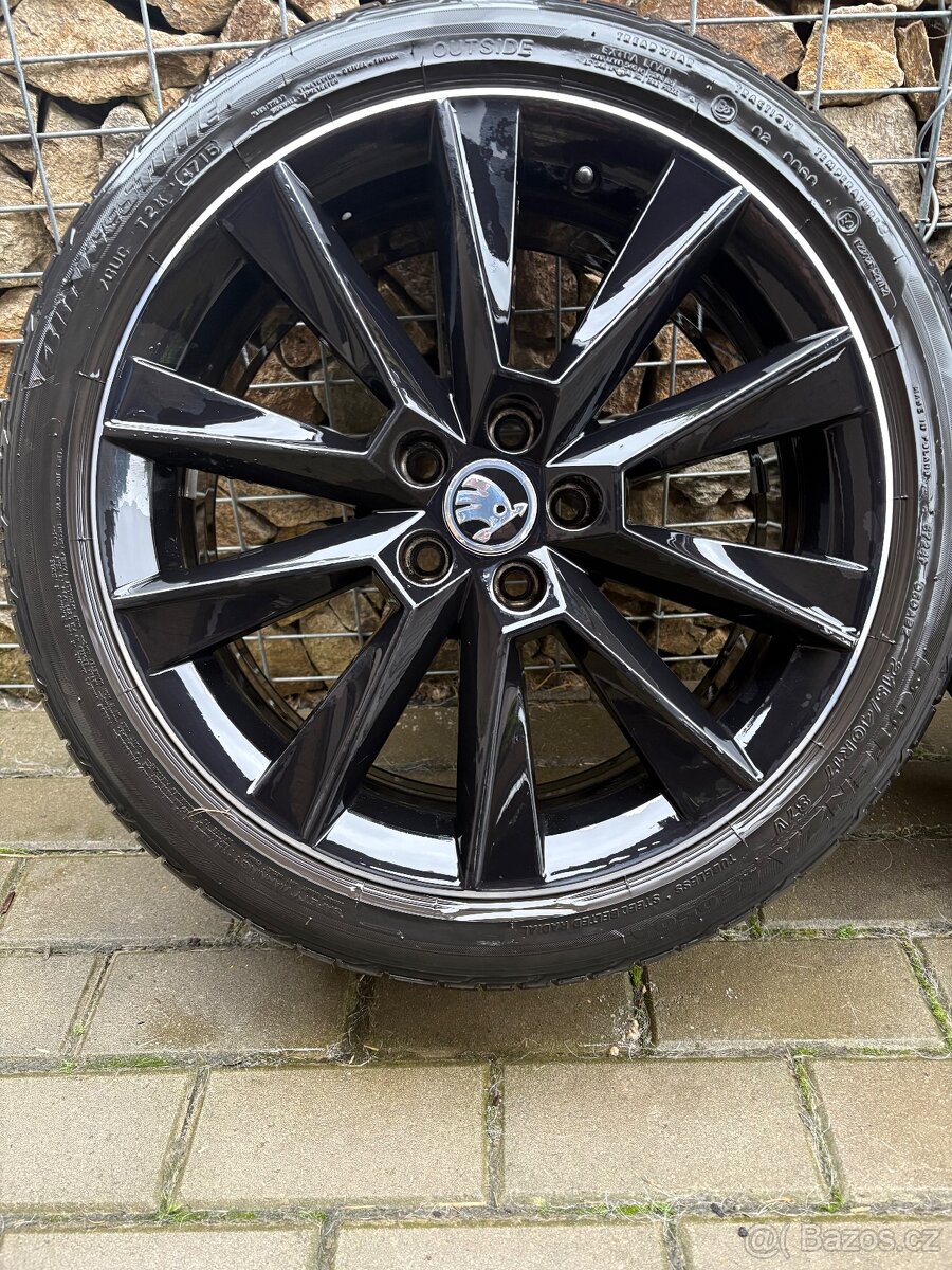 Skoda Fabia 3, Rapid letní sada 215/40-17 Savio Schwarz - 5