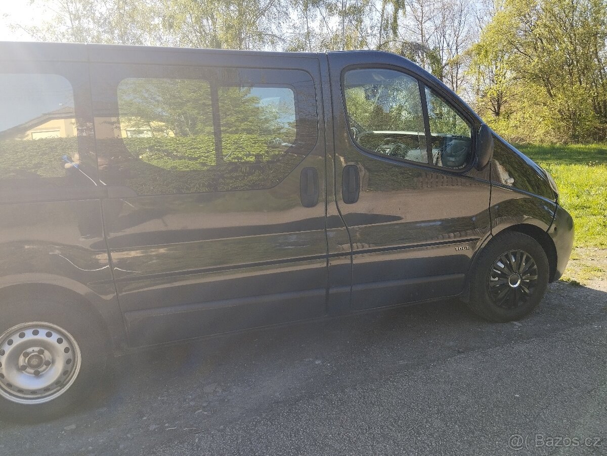 VIVARO BUS - 5