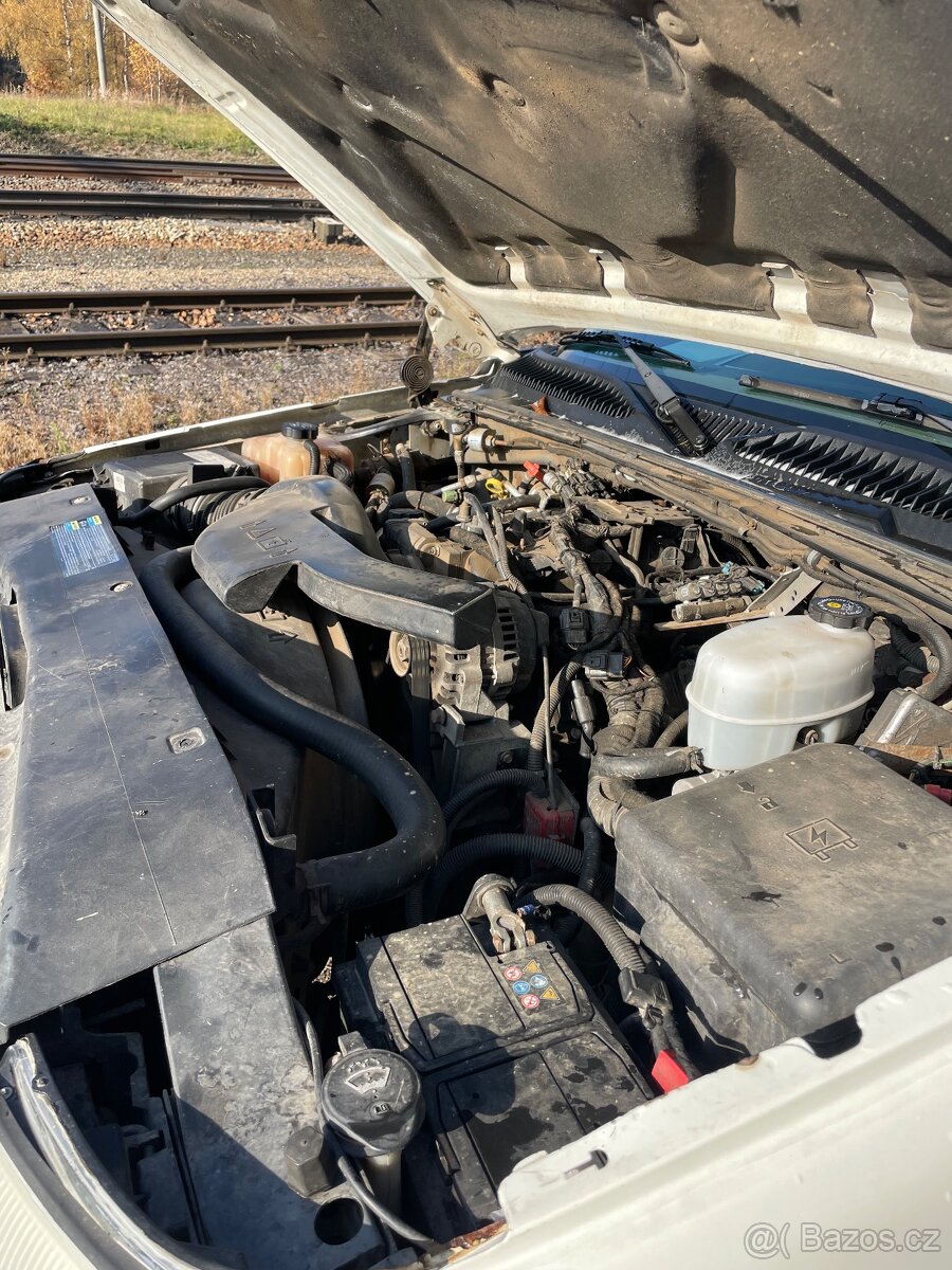 Cadillac Escalade - 5