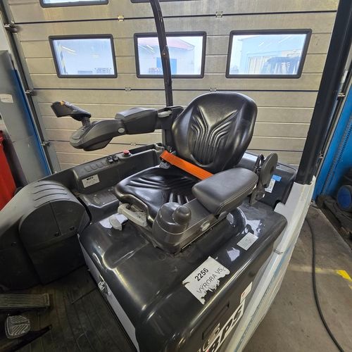 Nissan 1600kg aku tříkolový - 5