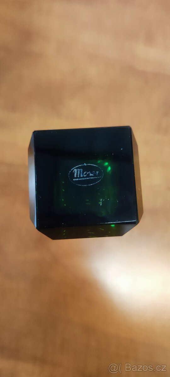 váza Moser - tmavě zelená ,výška 21cm, signace Moser - 5