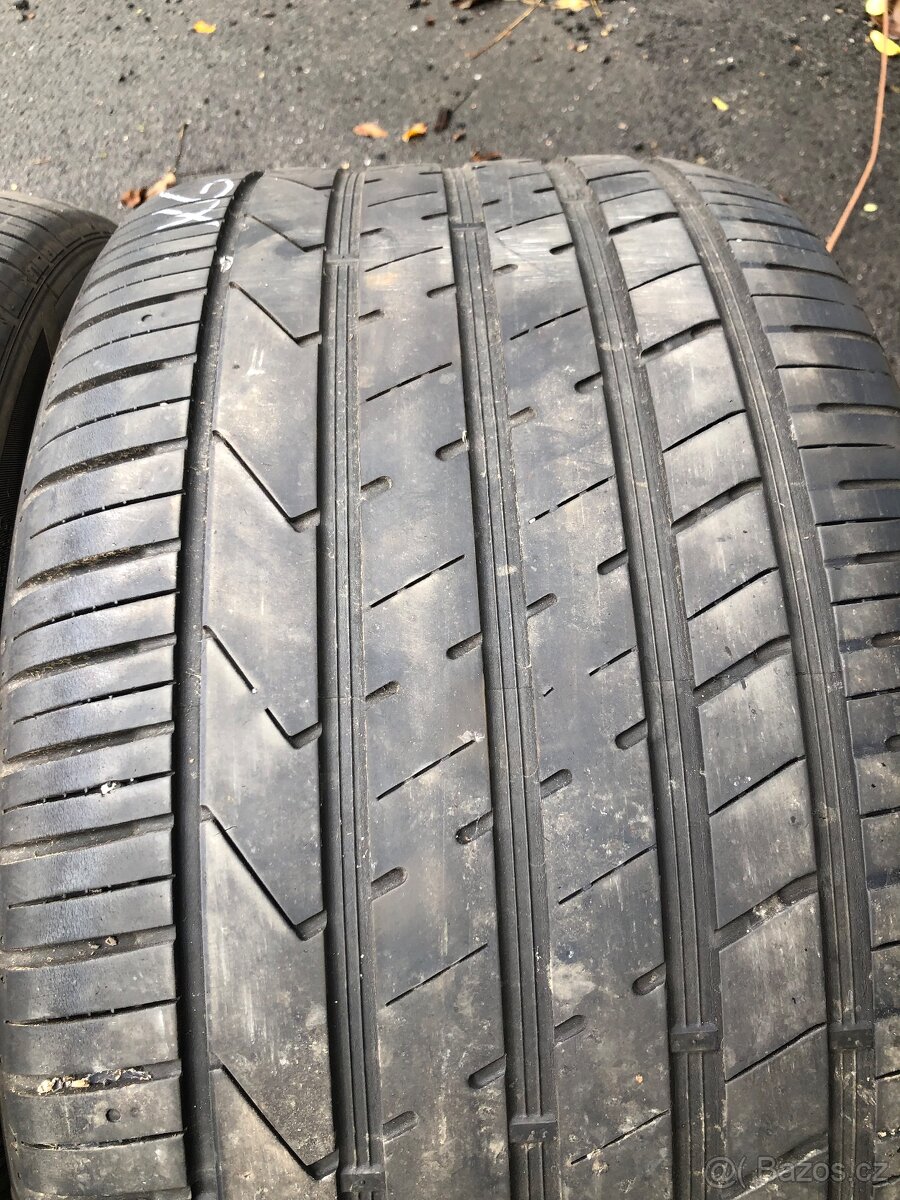 Prodám dvourozměr pneu 315/35/20 a 275/40/20 - 5