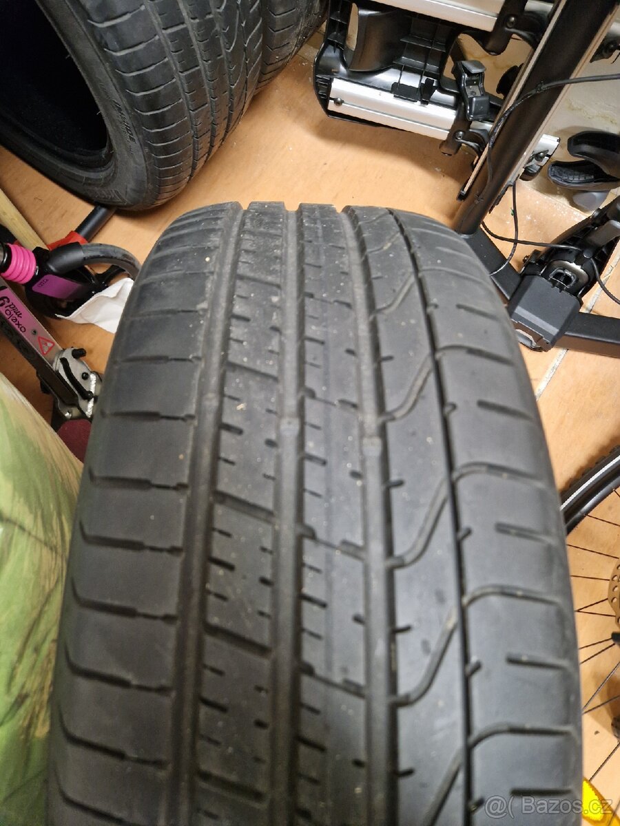 Pneu Pirelli P Zero 245/45 R19 - 5