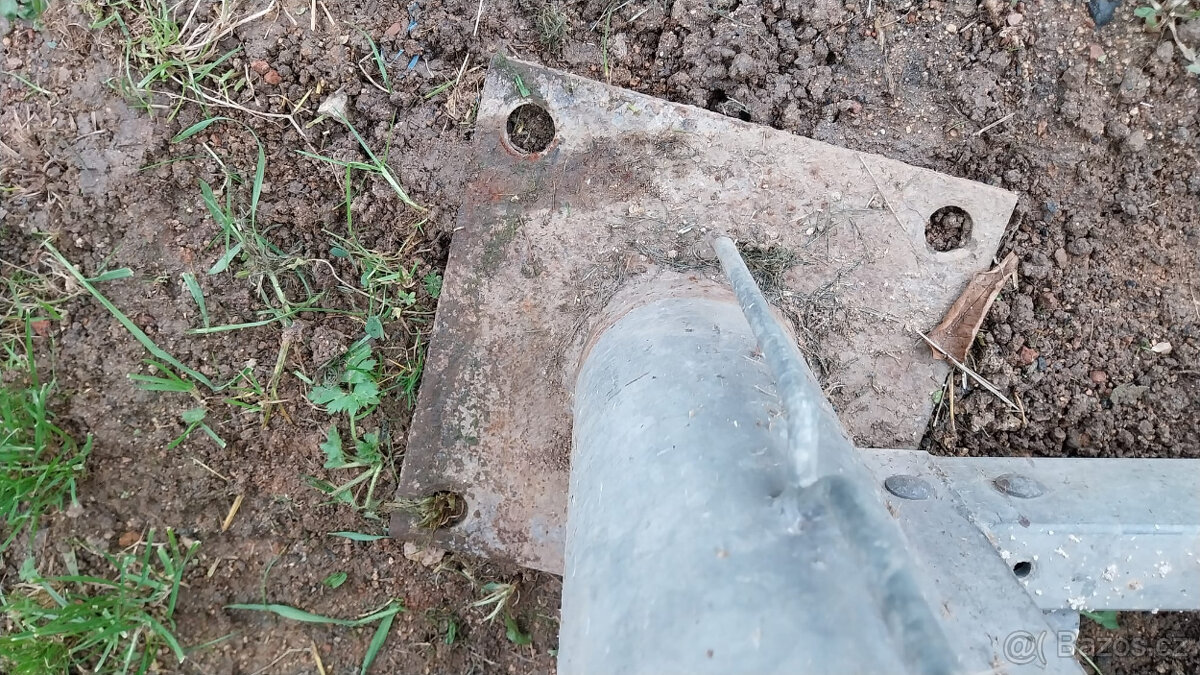 Vrata 4m, otvíravá, ocelová + boční pevný díl - 5