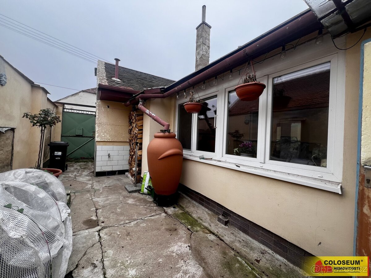 Znojmo - Dobšice, RD 2+1, garáž, dvorek, 90 m² – rodinný dům - 5