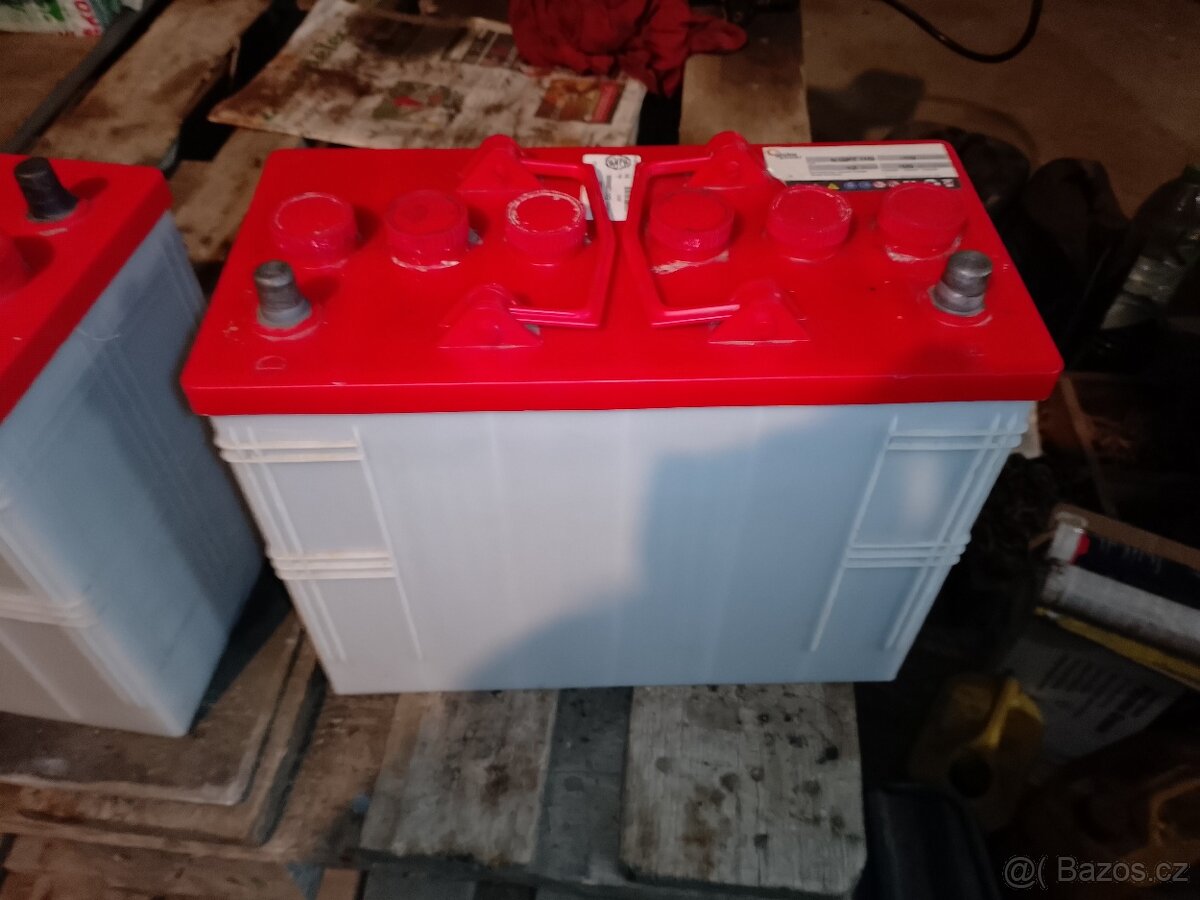 Trakční baterie 2x + nabíječka - 5