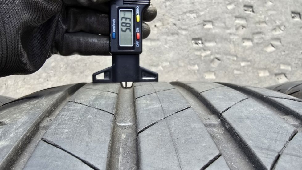 Letní pneu 255/40/20 Bridgestone - 5