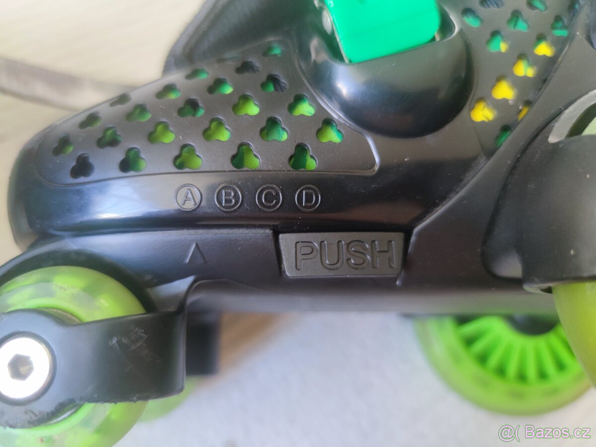 Dětská sada Action Darly Boy – brusle a helma - 5