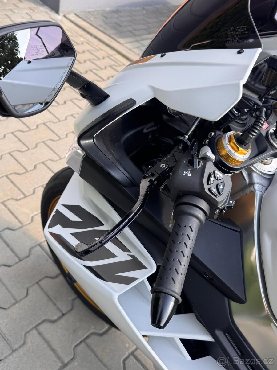 Aprilia RSV4 1100 Factory Ultra Gold - 5