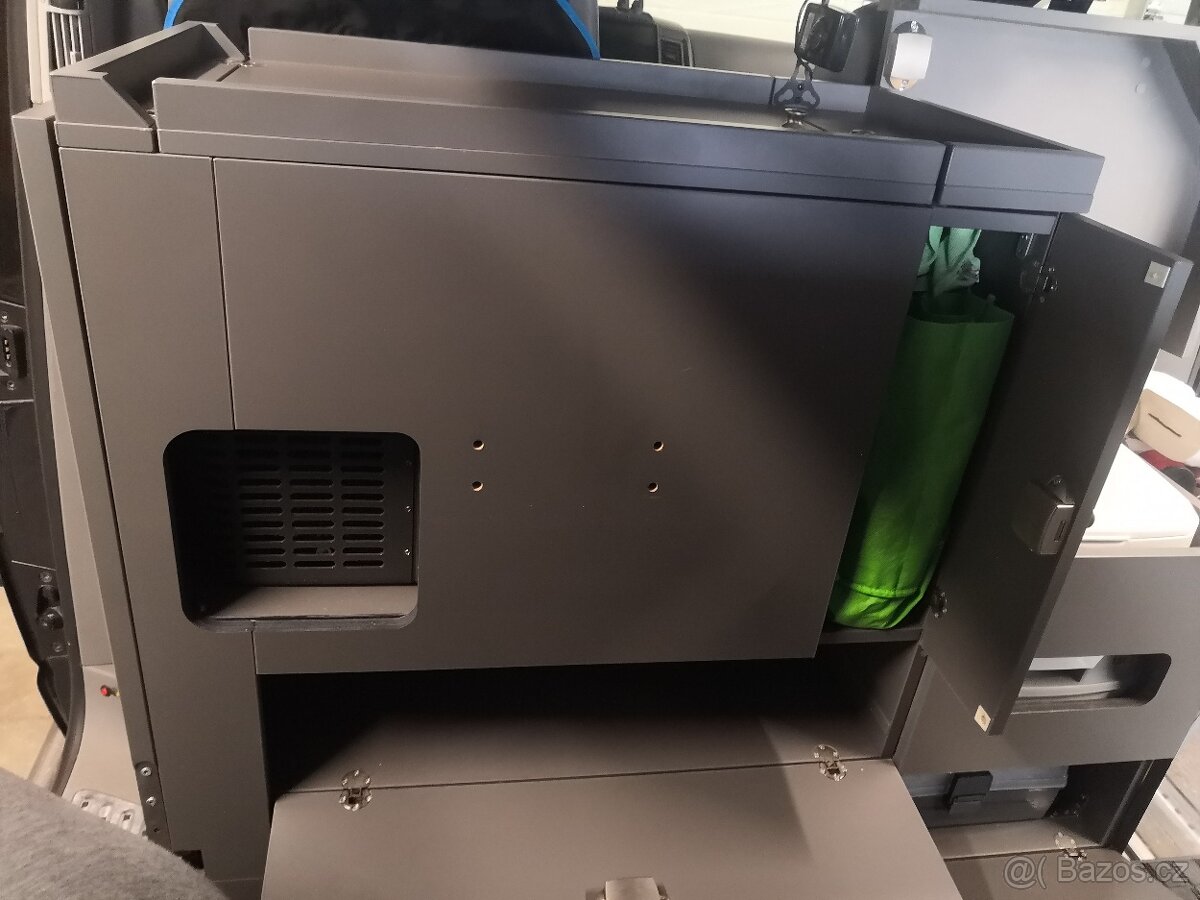 Obytná vestavba vw t5 - 5