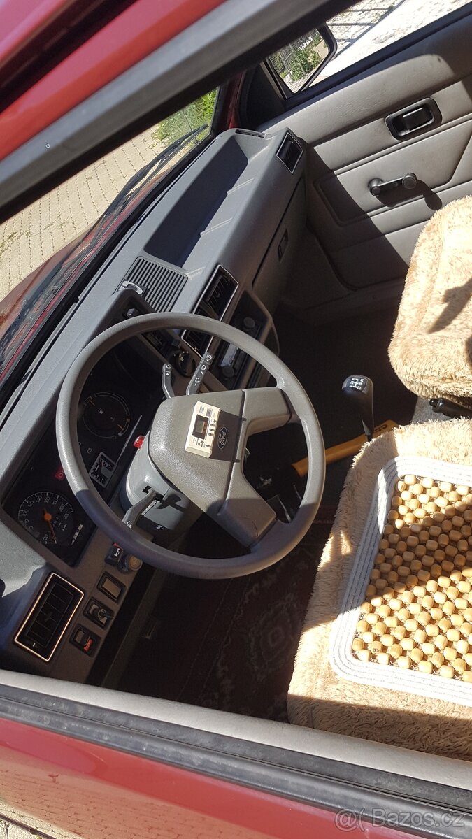 Ford Escort 1,3 , r.v.1984, TOP veterán, TUZEX ČSSR - 5