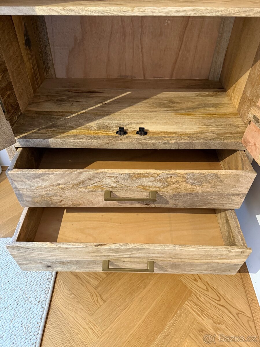 Skříň z masivu - 5