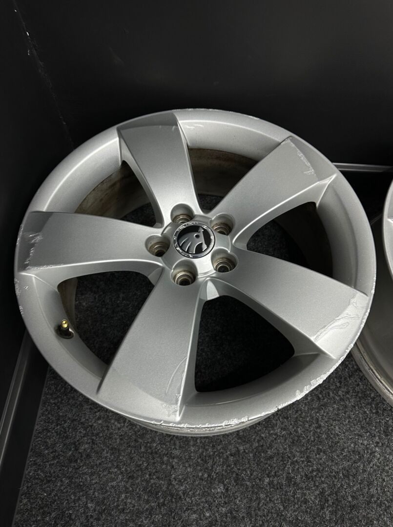 Alu Škoda 5x100 17” 5J7601025B - 5