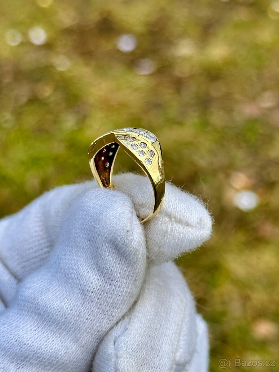 Zlatý prsten 3,69g
- 5