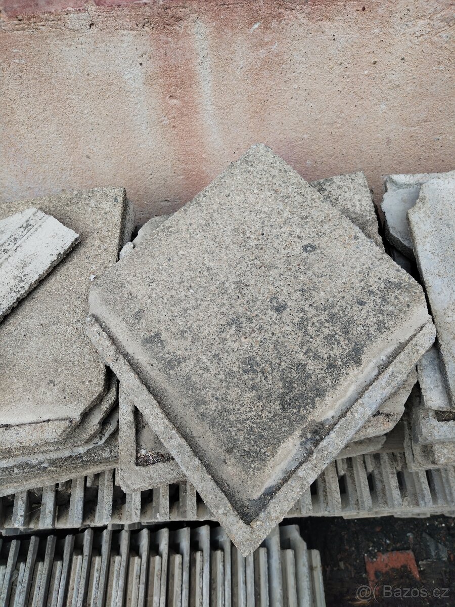 Za odvoz staré betonové tašky - 5