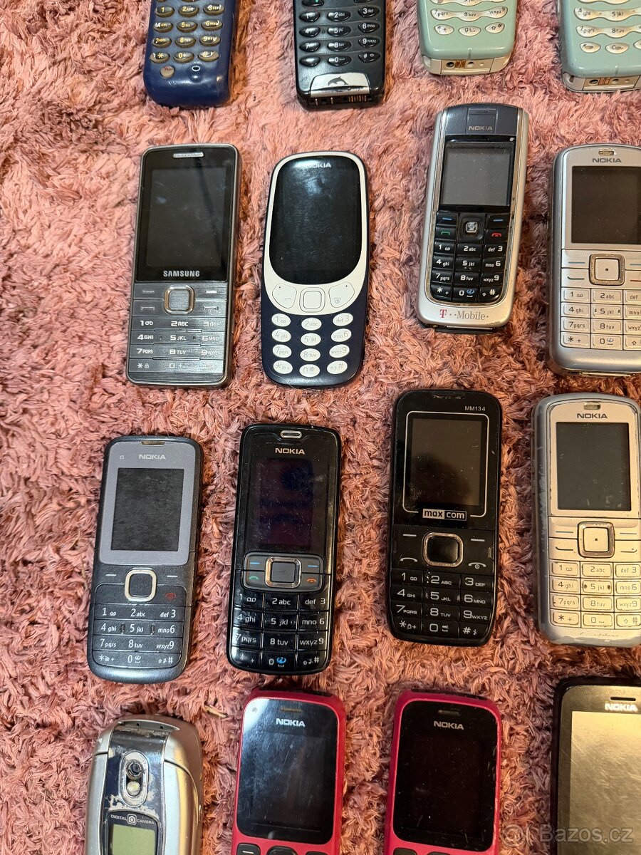 30 kusů retro mob.telefonu - 5
