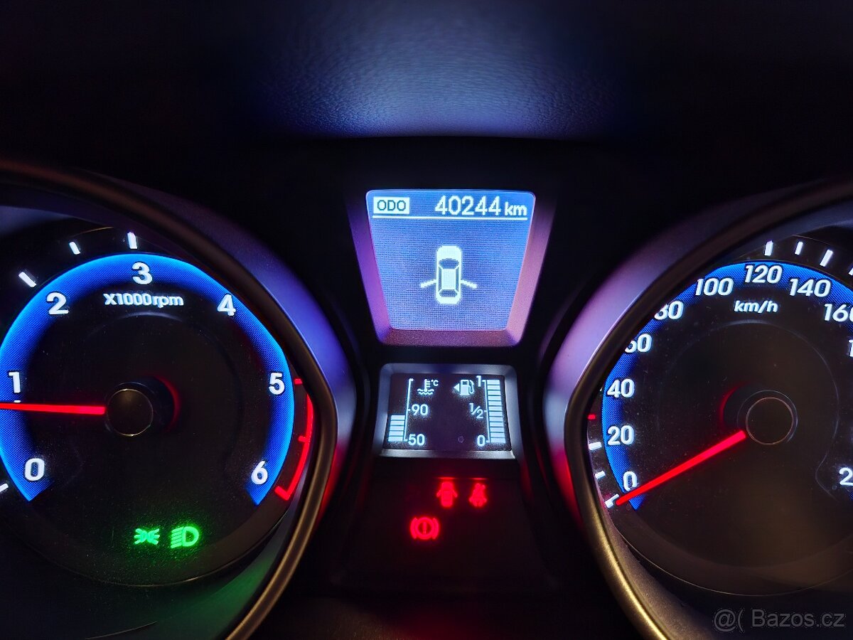 Hyundai i30 kombi 1.6 CRDi 81kW 40244Km garážované - 5