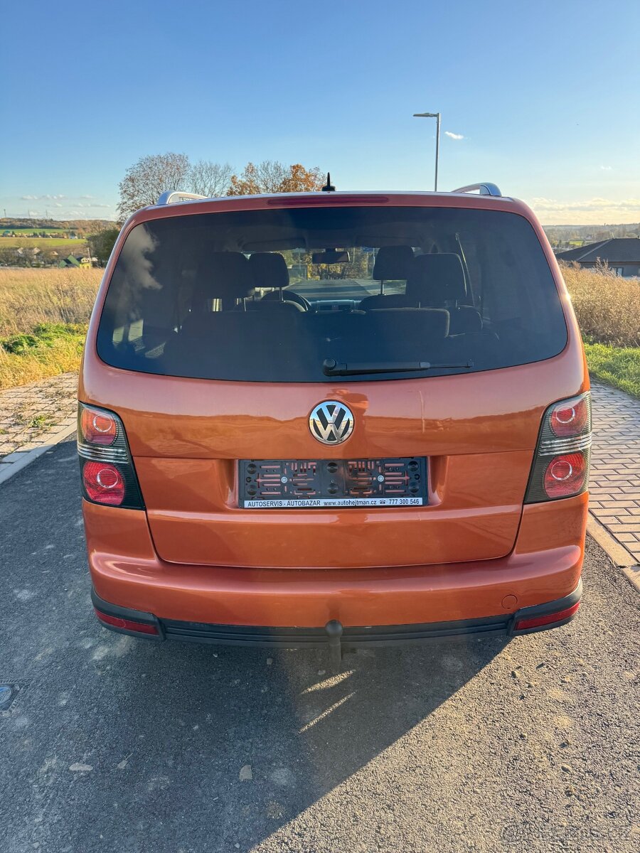 Volkswagen Touran Cross 2.0 TDI 125kW tažné - 5