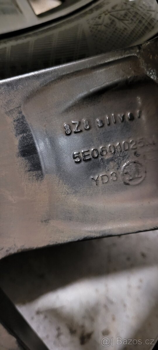 Škoda Octavia 3,alu 16',černé,zimní Continental - 5