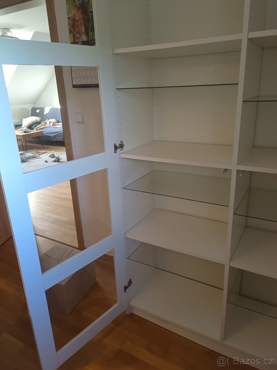 Prosklená knihovna - vitrína - 5