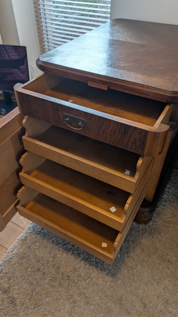 Starožitný psací stůl z masivu - 5