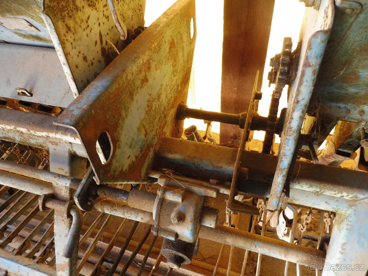 Secí stroj na traktor RS-09 - 5