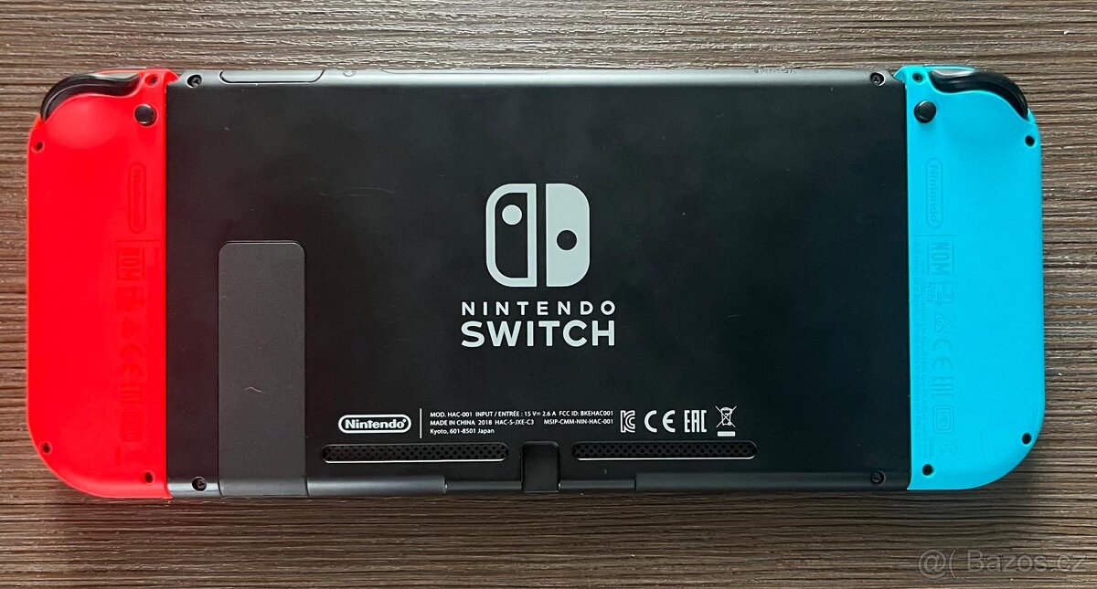 Nintendo Switch + hry a příslušenství - 5