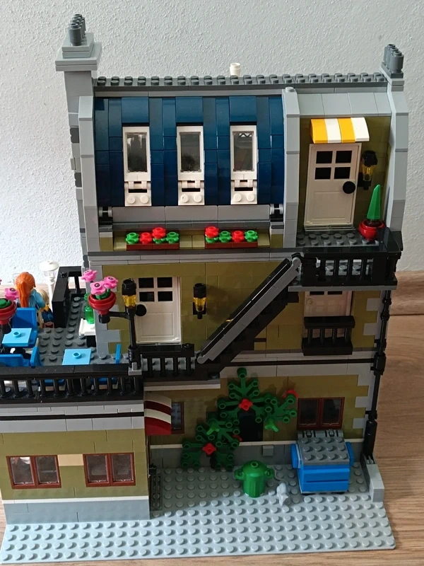 LEGO Creator Expert 10243 Pařížská restaurace - 5