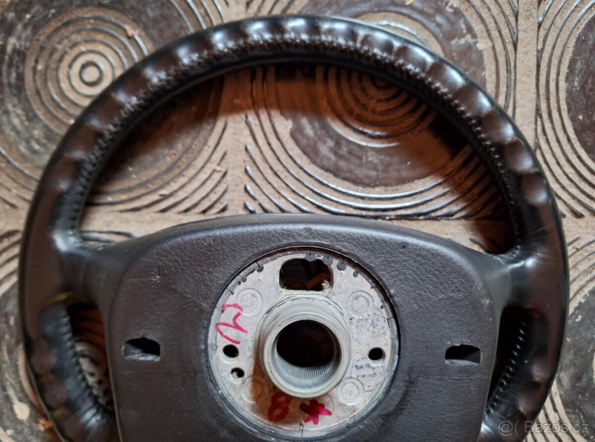 prodám kožený volant do Škody Octavie 1 , Superb 1 ,Fabie 1 - 5