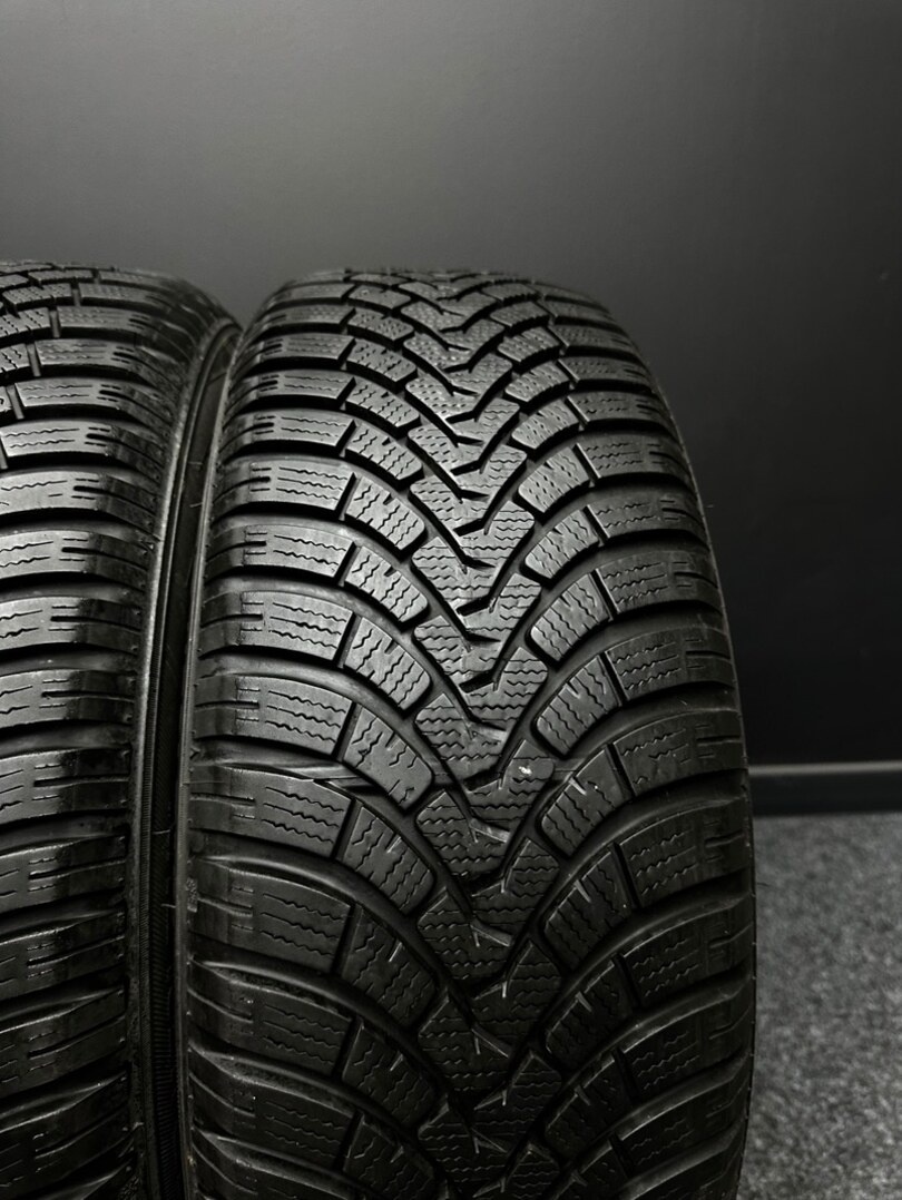 Sada pneu Falken 215/60/17 - 5