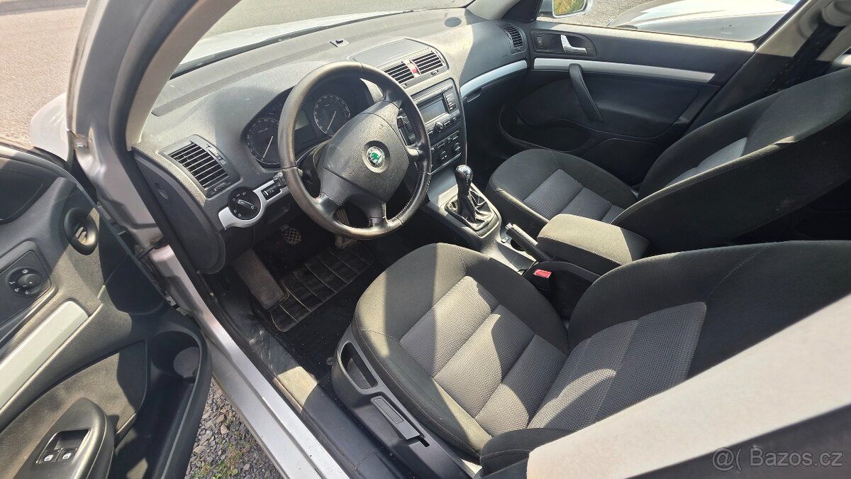 ŠKODA OCTAVIA II 1.6i 75KW - 5