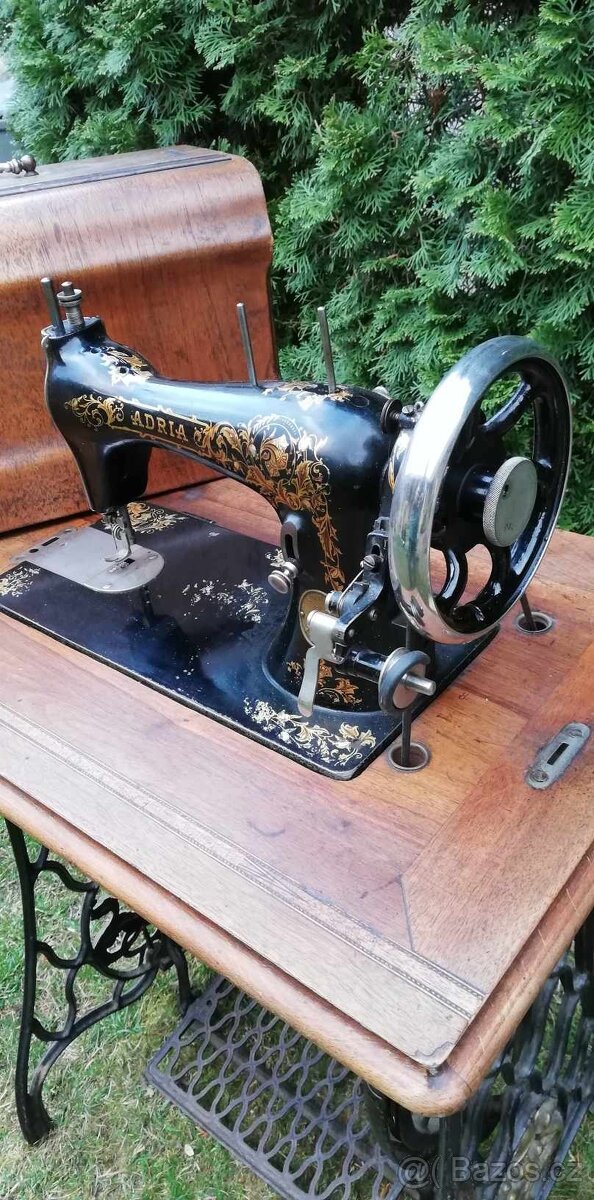 Šicí stroj ADRIA - 5