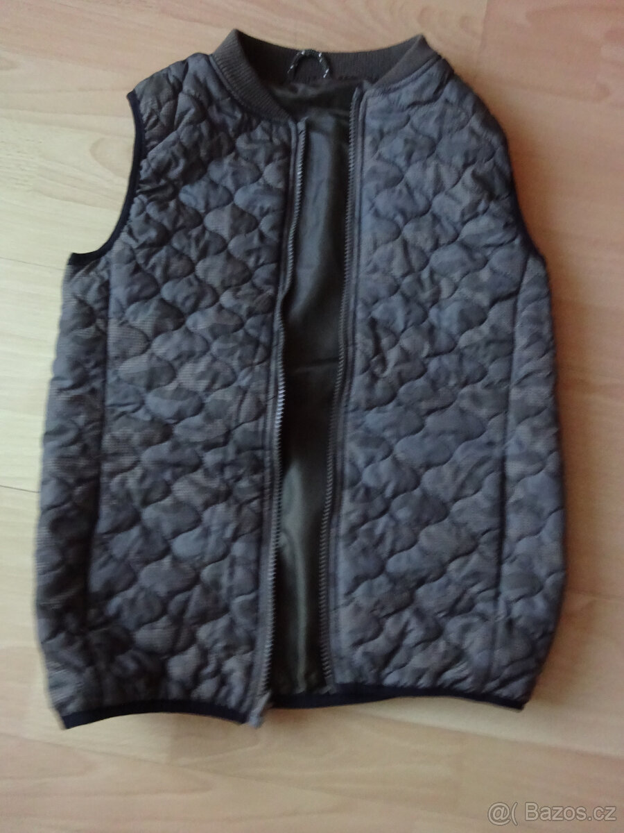 Zimní klučičí bunda zn. F&F 2V1 vel. 140 - 5