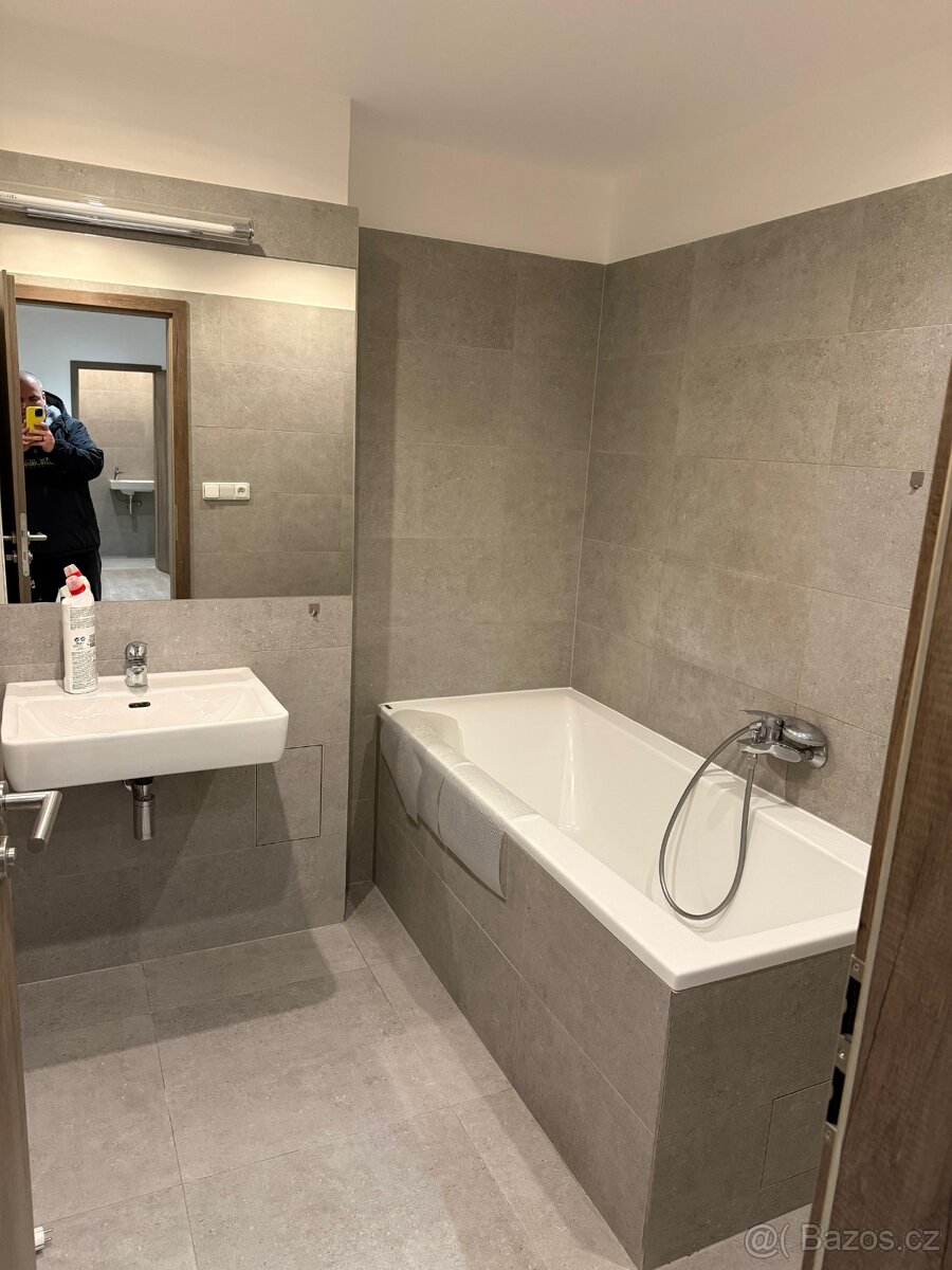 Pronájem 2+kk - 5