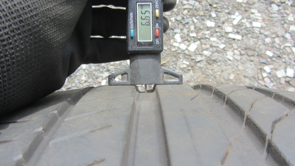 Letní pneumatiky 255/35/19 Continental - 5