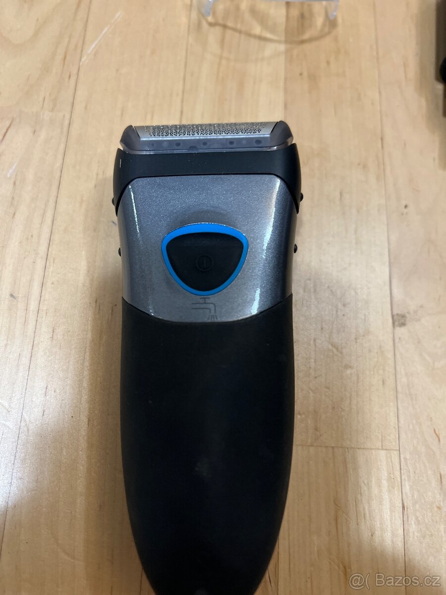 Prodám holící strojek Braun - 5