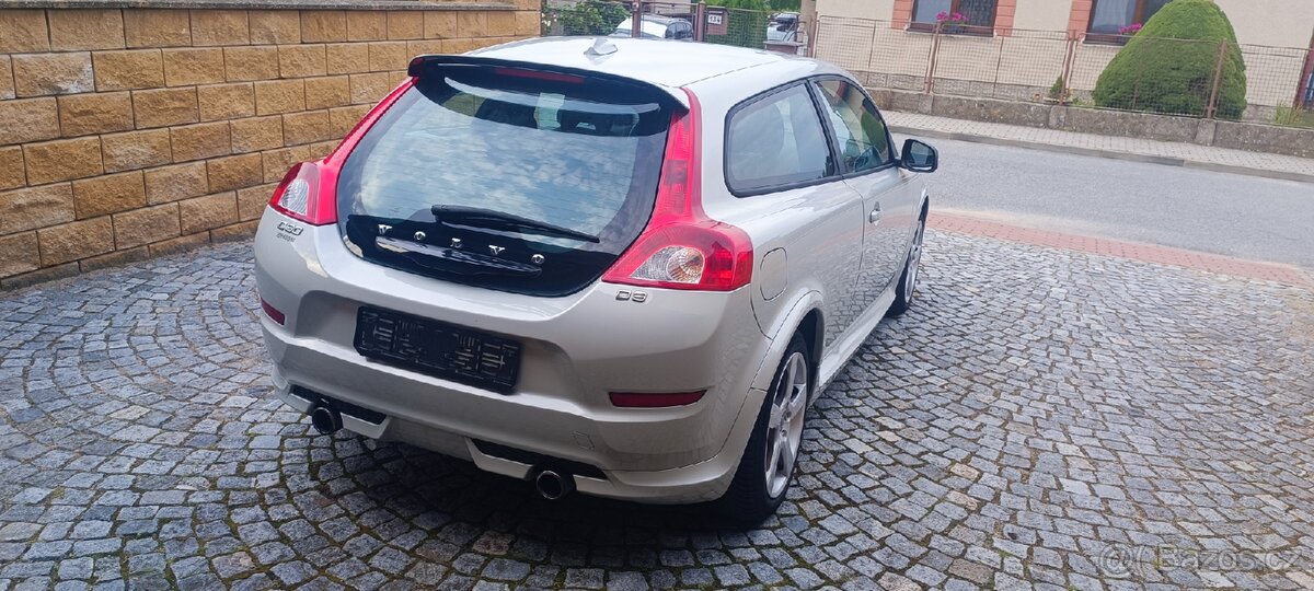 Volvo C30 2.0 diesel 110kw D3, 5 válec,r-design,2010 - 5