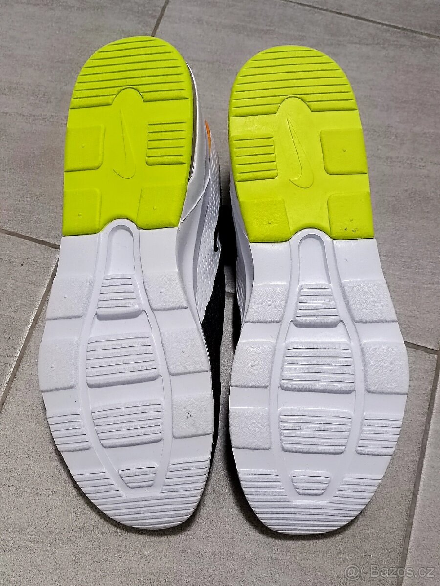 Tenisky Nike Air Max Motion 2 - 5