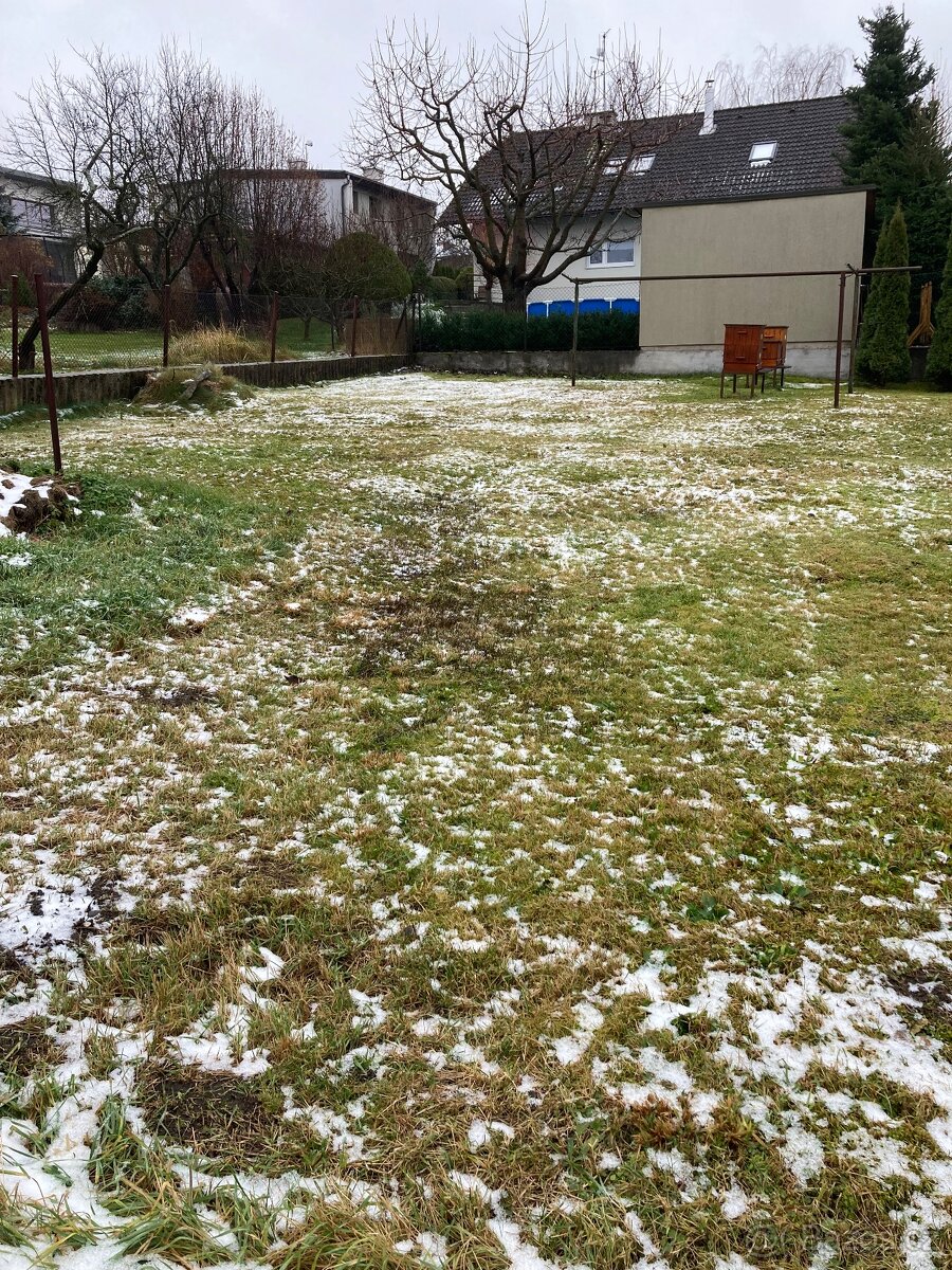 DŮM SE ZAHRADOU A GARÁŽÍ - 5