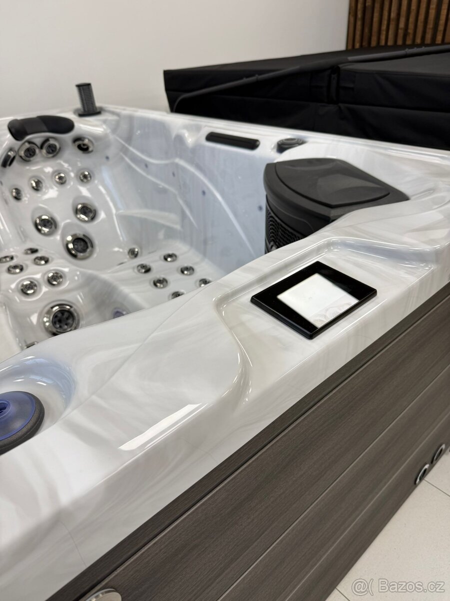 Vířivka Toronto - 5