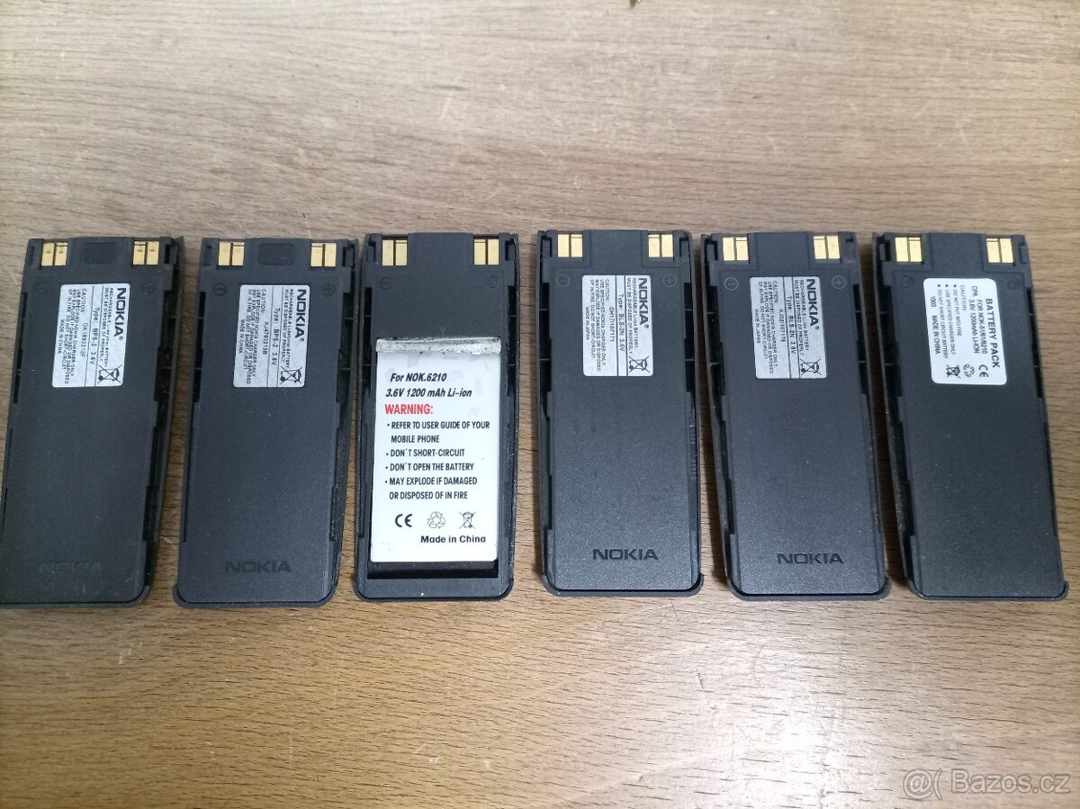 Retro mobil Nokia 6210 s příslušenstvím - 5