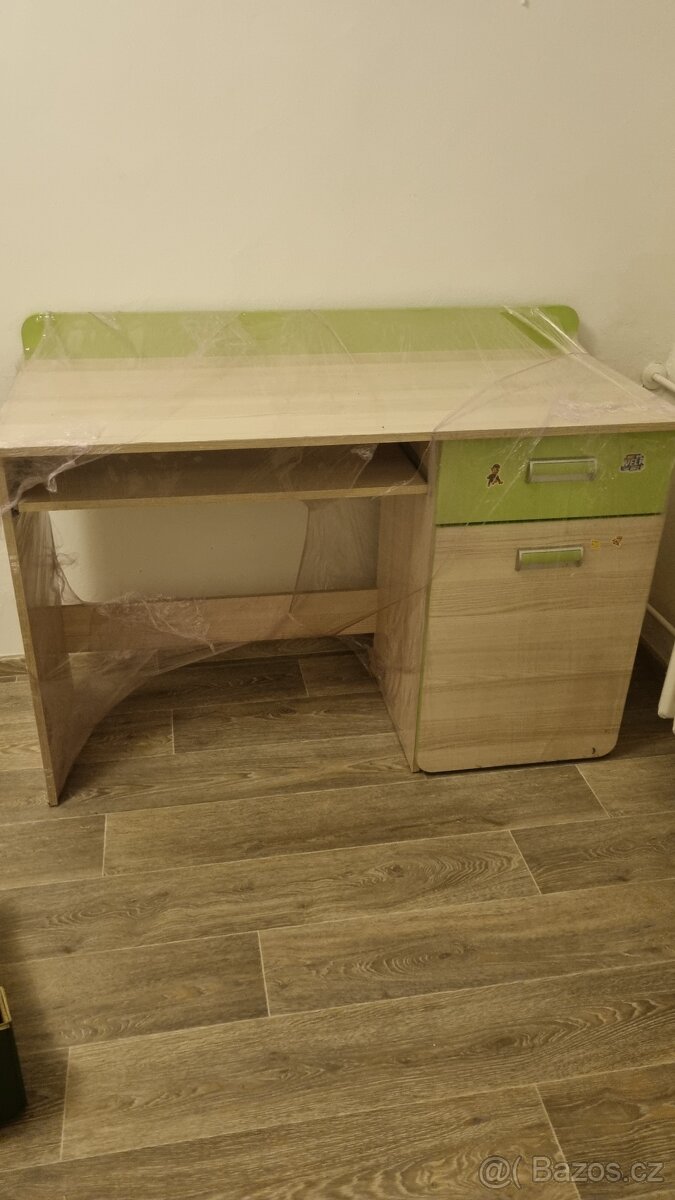 Psací/PC stůl se židlí - 5