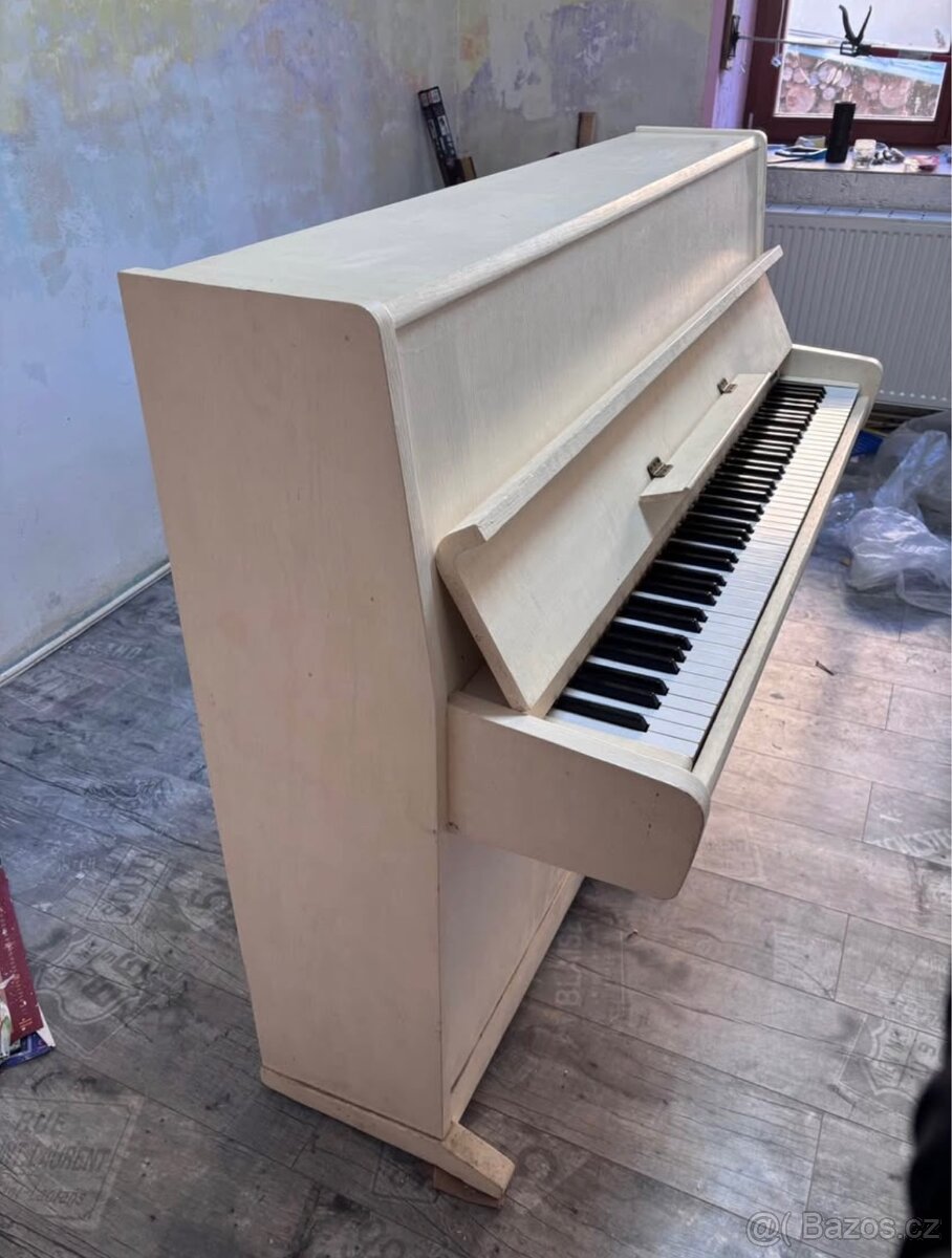 Bílý Klavír - 5
