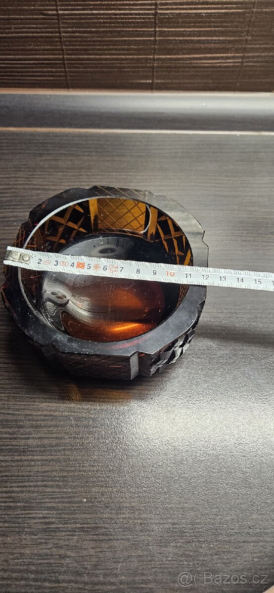 Skleněný popelnik - 5